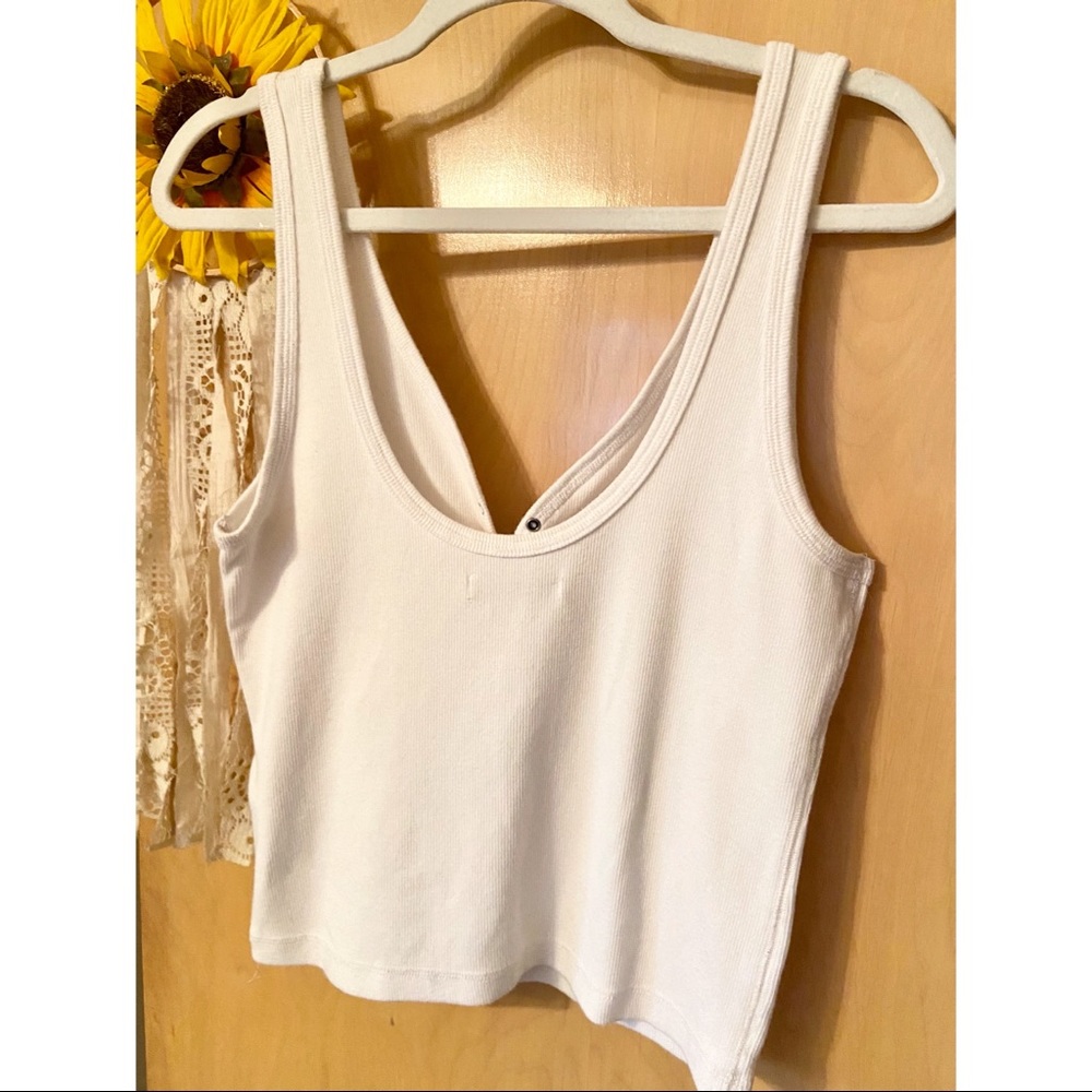 Abercrombie & Fitch White Button-Front Ribbed Tank Top - Picture 2 of 2